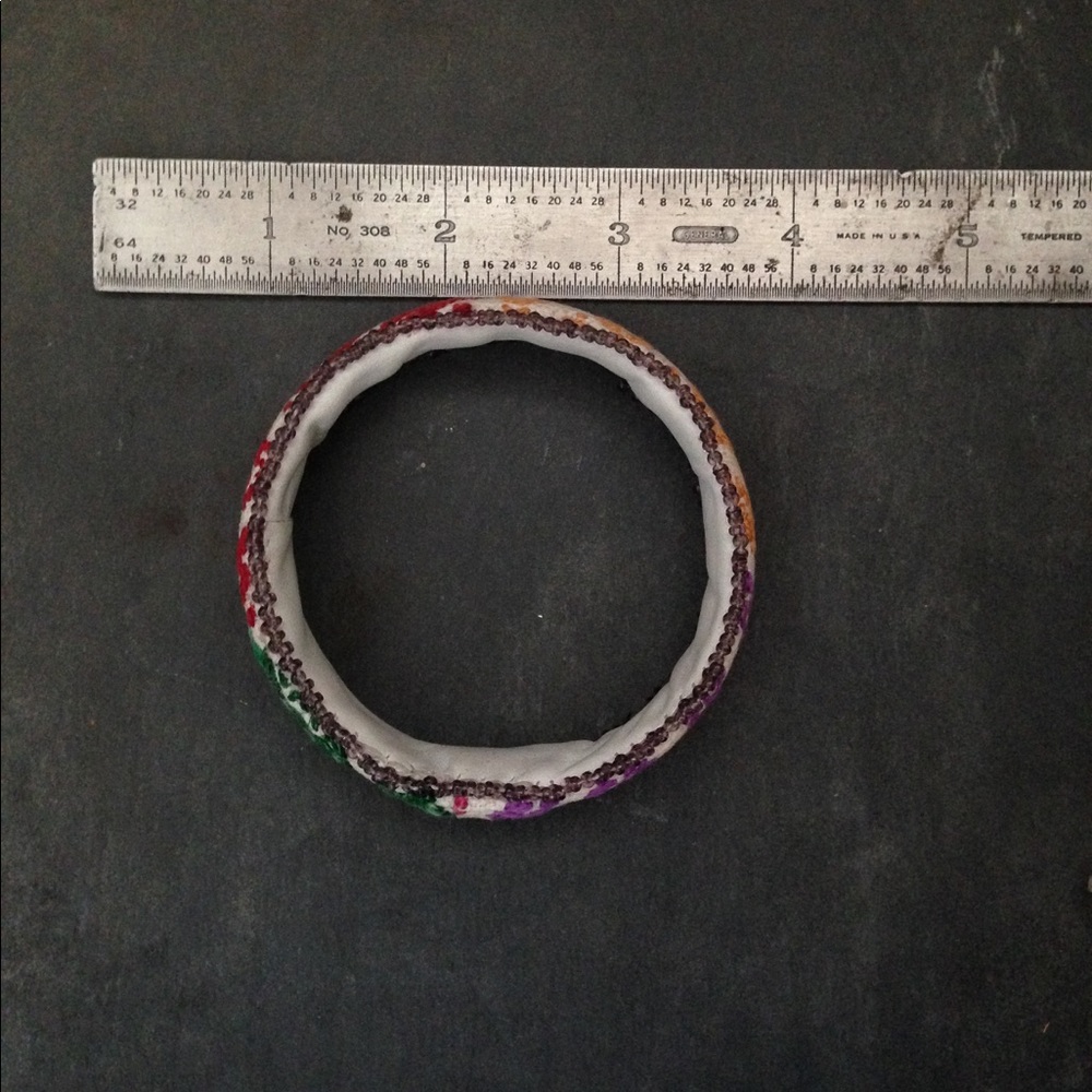 Embroidered bangle - Picture 4 of 4